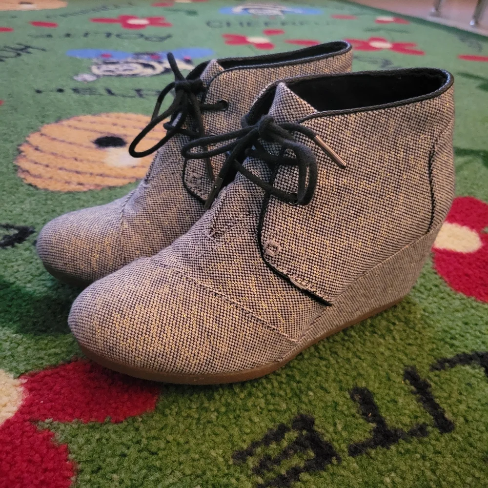 Toms Women's Wedges Size: 7